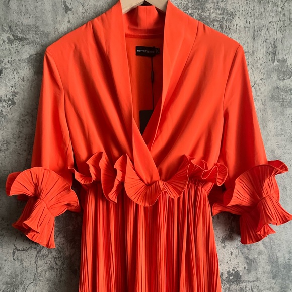 Stunning Orange dress with deep v neck and ruffle detail spring/summer dress - Picture 12 of 15